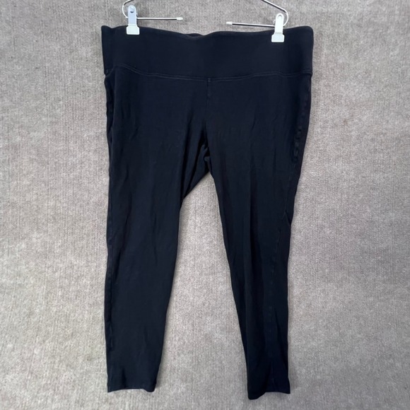 Livi Active Black Capri Leggings Plus Size 26/28 Stretch Athleisure Casual Wear - Picture 1 of 7